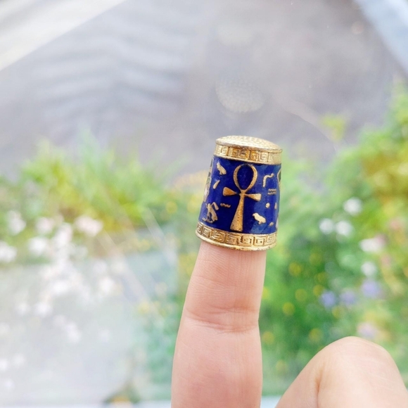 Vintage Egyptian Queen Nefertiti Thimble - Picture 5 of 8